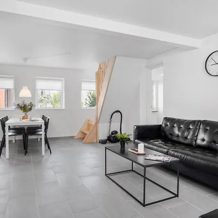 3 Bedroom Amazing In Holiday home *